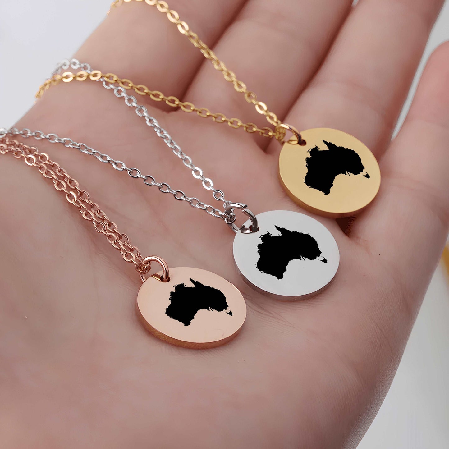 Australia Country Map Necklace - Personalizable Jewelry